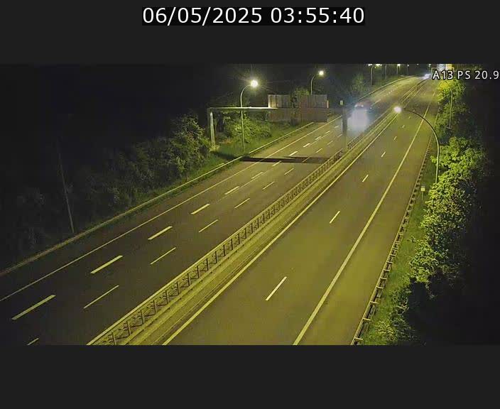 Traffic live webcam Luxembourg Croix de Bettembourg, rond-point d'Hellange - A13 direction Allemagne - BK 20.9