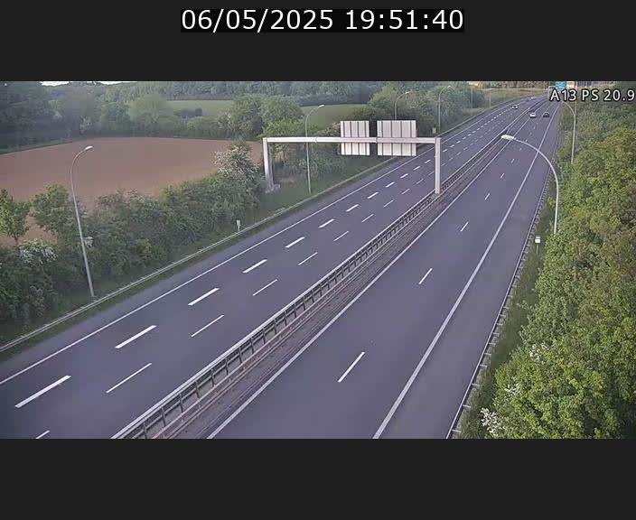 Traffic live webcam Luxembourg Croix de Bettembourg, rond-point d'Hellange - A13 direction Allemagne - BK 20.9