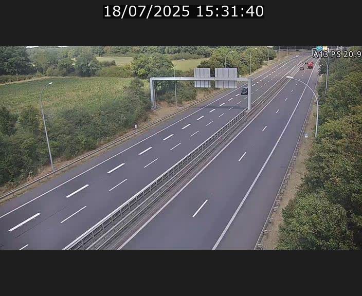Traffic live webcam Luxembourg Croix de Bettembourg, rond-point d'Hellange - A13 direction Allemagne - BK 20.9