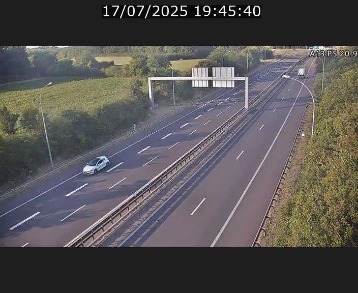 Traffic live webcam Luxembourg Croix de Bettembourg, rond-point d'Hellange - A13 direction Allemagne - BK 20.9