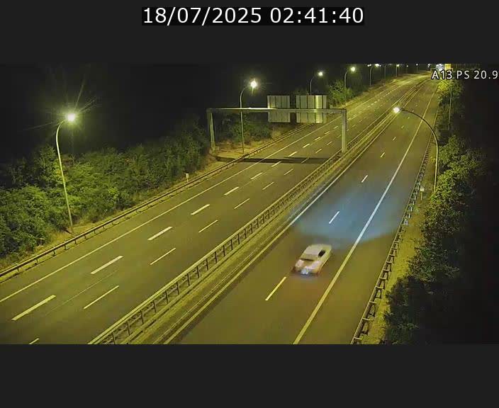 Traffic live webcam Luxembourg Croix de Bettembourg, rond-point d'Hellange - A13 direction Allemagne - BK 20.9