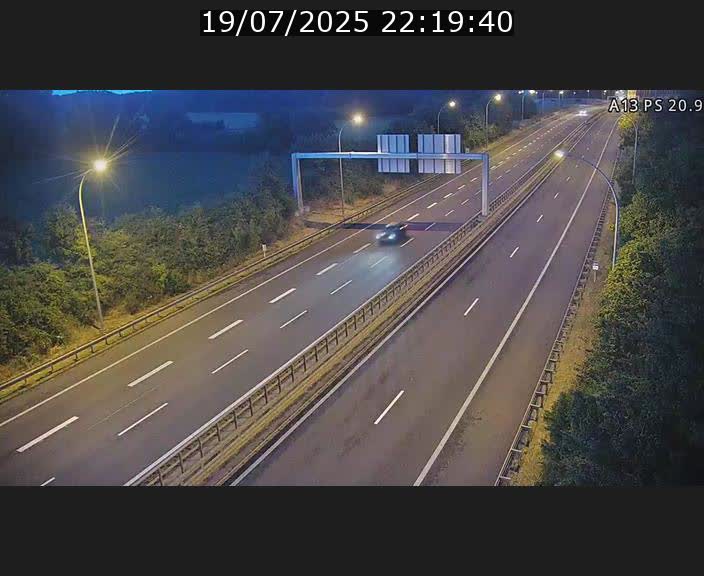 Traffic live webcam Luxembourg Croix de Bettembourg, rond-point d'Hellange - A13 direction Allemagne - BK 20.9
