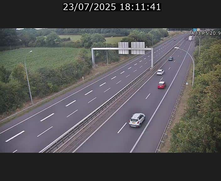 Traffic live webcam Luxembourg Croix de Bettembourg, rond-point d'Hellange - A13 direction Allemagne - BK 20.9