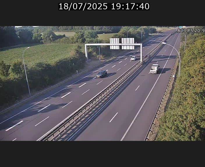 Traffic live webcam Luxembourg Croix de Bettembourg, rond-point d'Hellange - A13 direction Allemagne - BK 20.9
