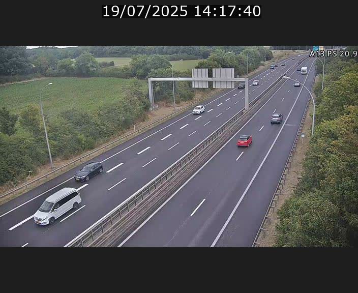 Traffic live webcam Luxembourg Croix de Bettembourg, rond-point d'Hellange - A13 direction Allemagne - BK 20.9
