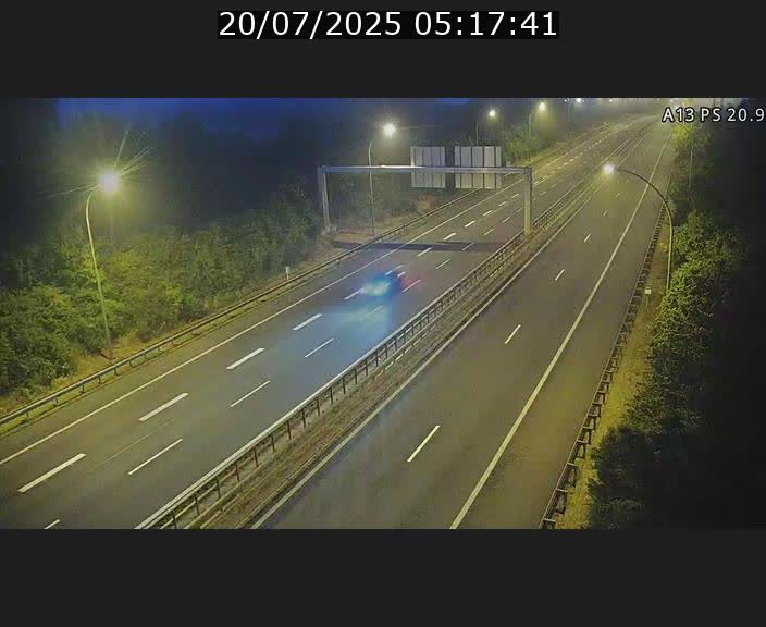 Traffic live webcam Luxembourg Croix de Bettembourg, rond-point d'Hellange - A13 direction Allemagne - BK 20.9