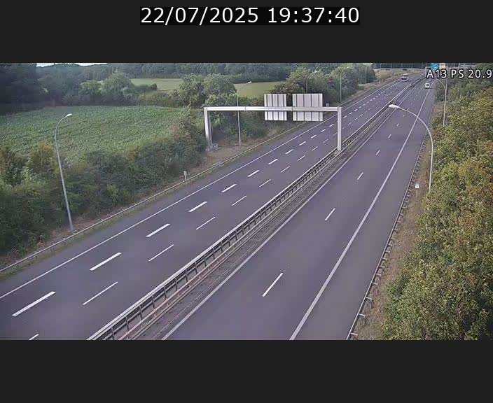 Traffic live webcam Luxembourg Croix de Bettembourg, rond-point d'Hellange - A13 direction Allemagne - BK 20.9