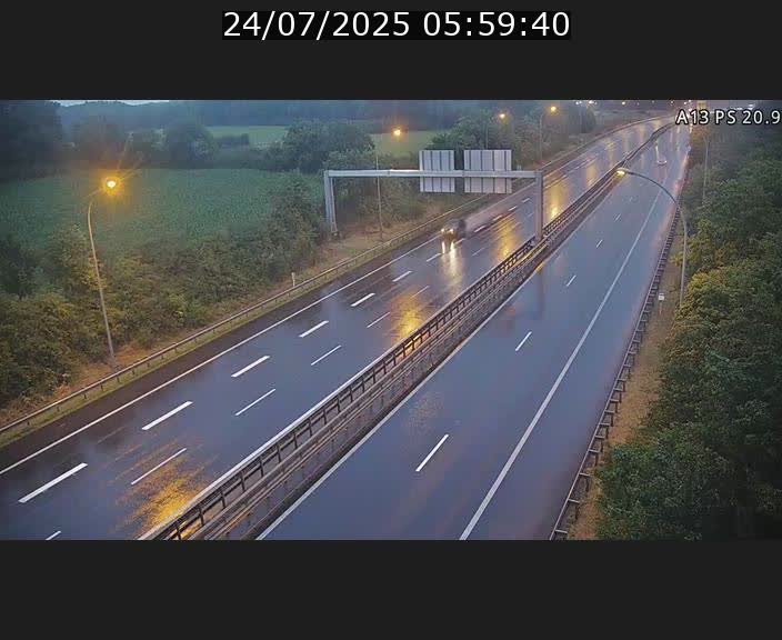 Traffic live webcam Luxembourg Croix de Bettembourg, rond-point d'Hellange - A13 direction Allemagne - BK 20.9
