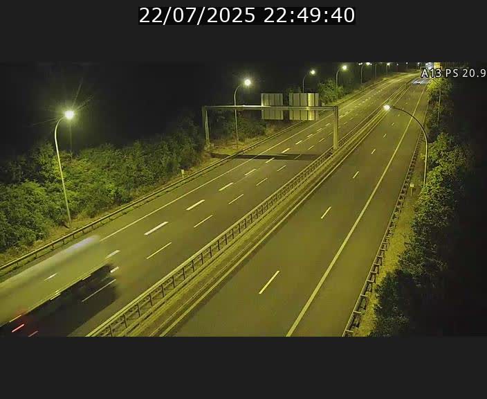 Traffic live webcam Luxembourg Croix de Bettembourg, rond-point d'Hellange - A13 direction Allemagne - BK 20.9