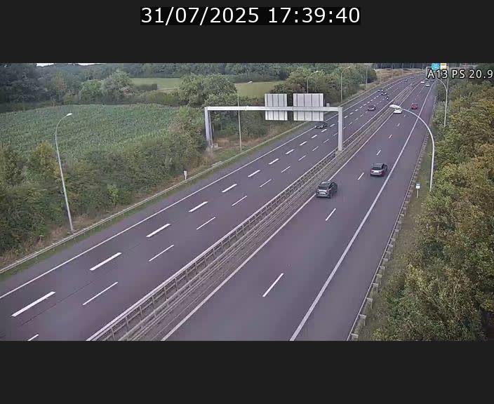 Traffic live webcam Luxembourg Croix de Bettembourg, rond-point d'Hellange - A13 direction Allemagne - BK 20.9