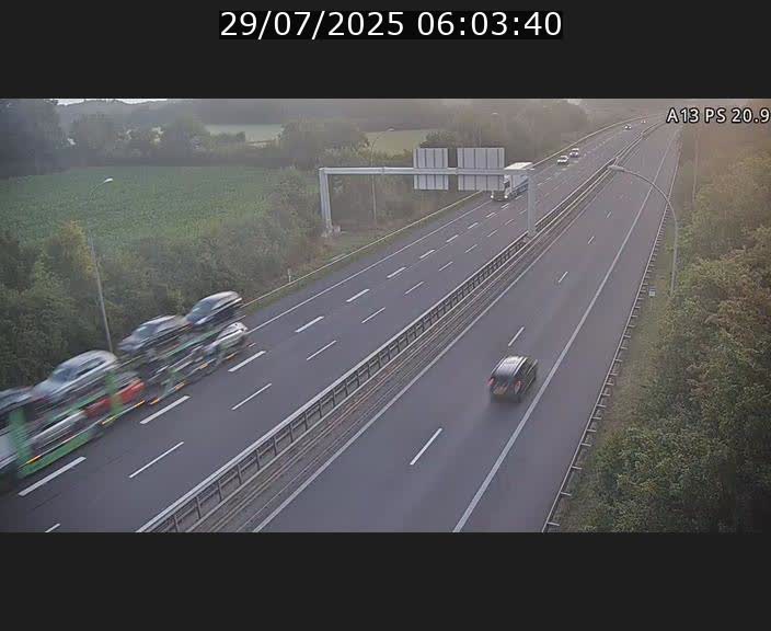 Traffic live webcam Luxembourg Croix de Bettembourg, rond-point d'Hellange - A13 direction Allemagne - BK 20.9