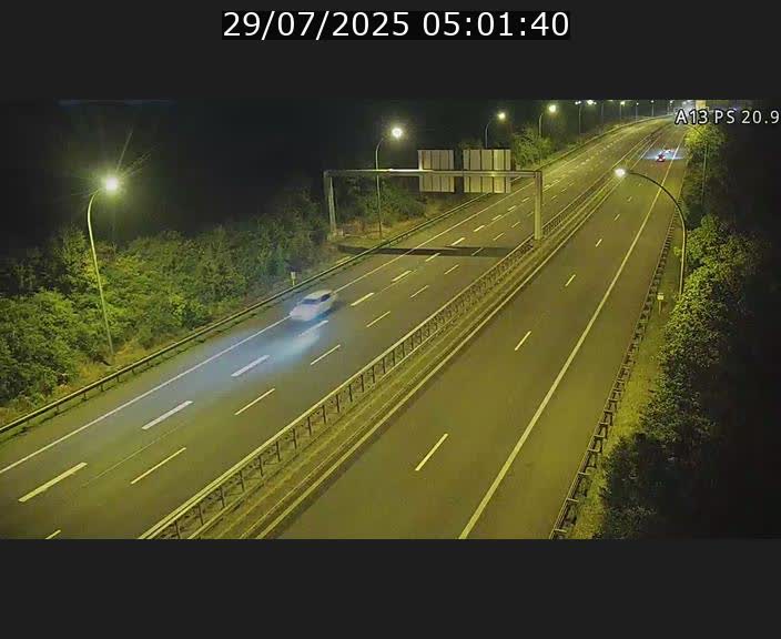 Traffic live webcam Luxembourg Croix de Bettembourg, rond-point d'Hellange - A13 direction Allemagne - BK 20.9
