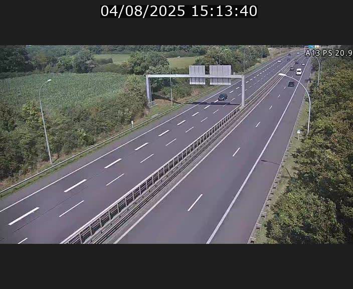 Traffic live webcam Luxembourg Croix de Bettembourg, rond-point d'Hellange - A13 direction Allemagne - BK 20.9