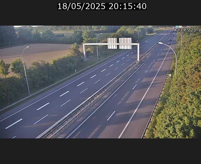 <h2>Traffic live webcam Luxembourg Croix de Bettembourg, rond-point d'Hellange - A13 direction Allemagne - BK 20.9</h2>