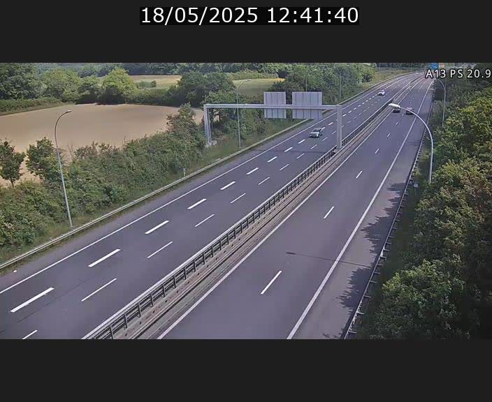 <h2>Traffic live webcam Luxembourg Croix de Bettembourg, rond-point d'Hellange - A13 direction Allemagne - BK 20.9</h2>