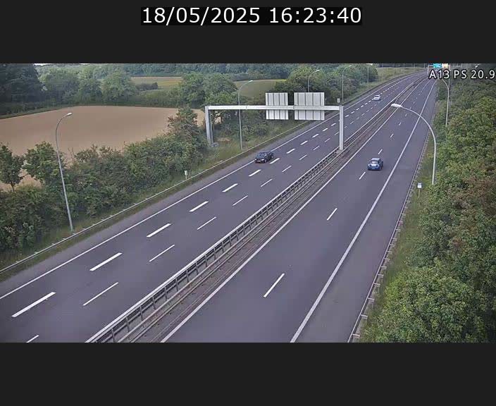 <h2>Traffic live webcam Luxembourg Croix de Bettembourg, rond-point d'Hellange - A13 direction Allemagne - BK 20.9</h2>