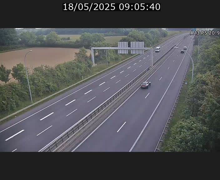 <h2>Traffic live webcam Luxembourg Croix de Bettembourg, rond-point d'Hellange - A13 direction Allemagne - BK 20.9</h2>