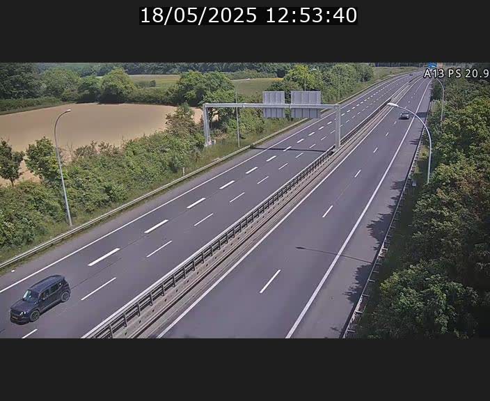 <h2>Traffic live webcam Luxembourg Croix de Bettembourg, rond-point d'Hellange - A13 direction Allemagne - BK 20.9</h2>