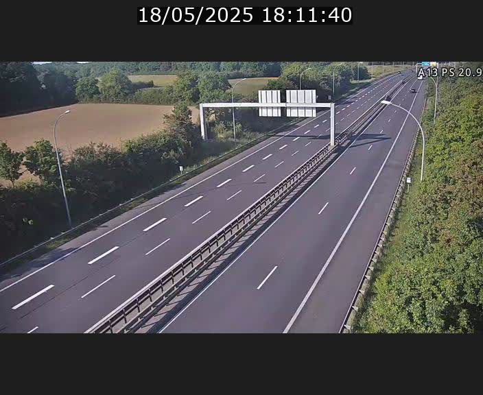 <h2>Traffic live webcam Luxembourg Croix de Bettembourg, rond-point d'Hellange - A13 direction Allemagne - BK 20.9</h2>