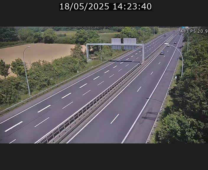 <h2>Traffic live webcam Luxembourg Croix de Bettembourg, rond-point d'Hellange - A13 direction Allemagne - BK 20.9</h2>