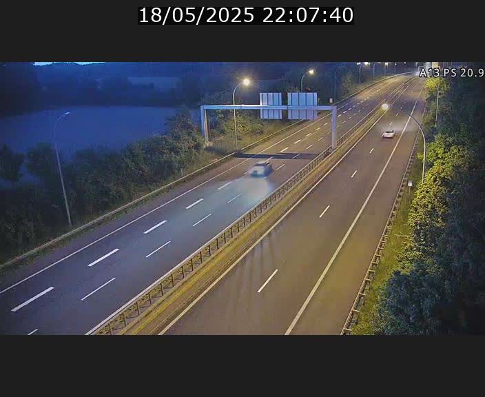<h2>Traffic live webcam Luxembourg Croix de Bettembourg, rond-point d'Hellange - A13 direction Allemagne - BK 20.9</h2>