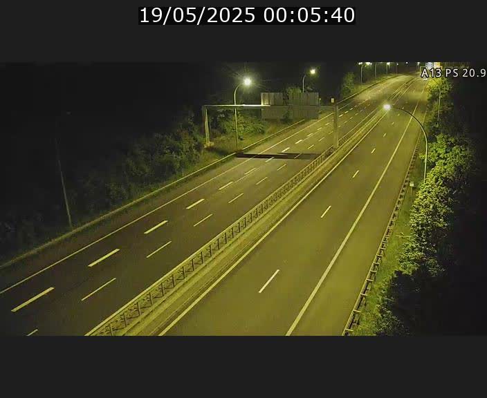 <h2>Traffic live webcam Luxembourg Croix de Bettembourg, rond-point d'Hellange - A13 direction Allemagne - BK 20.9</h2>