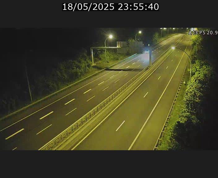 <h2>Traffic live webcam Luxembourg Croix de Bettembourg, rond-point d'Hellange - A13 direction Allemagne - BK 20.9</h2>
