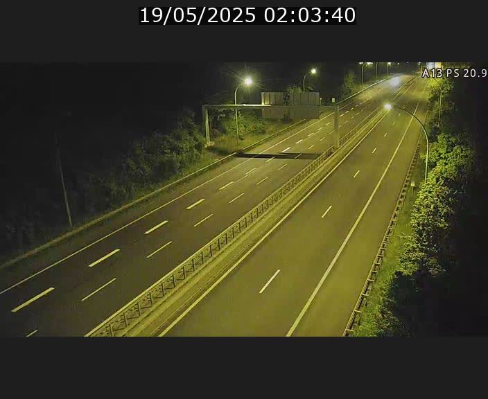 <h2>Traffic live webcam Luxembourg Croix de Bettembourg, rond-point d'Hellange - A13 direction Allemagne - BK 20.9</h2>