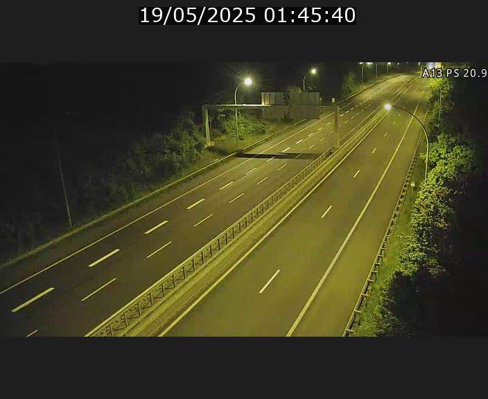 <h2>Traffic live webcam Luxembourg Croix de Bettembourg, rond-point d'Hellange - A13 direction Allemagne - BK 20.9</h2>