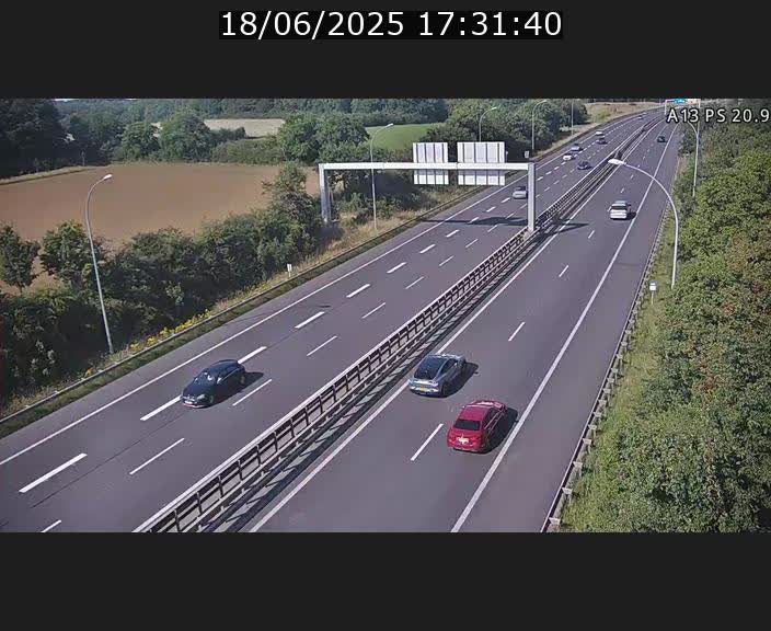 <h2>Traffic live webcam Luxembourg Croix de Bettembourg, rond-point d'Hellange - A13 direction Allemagne - BK 20.9</h2>