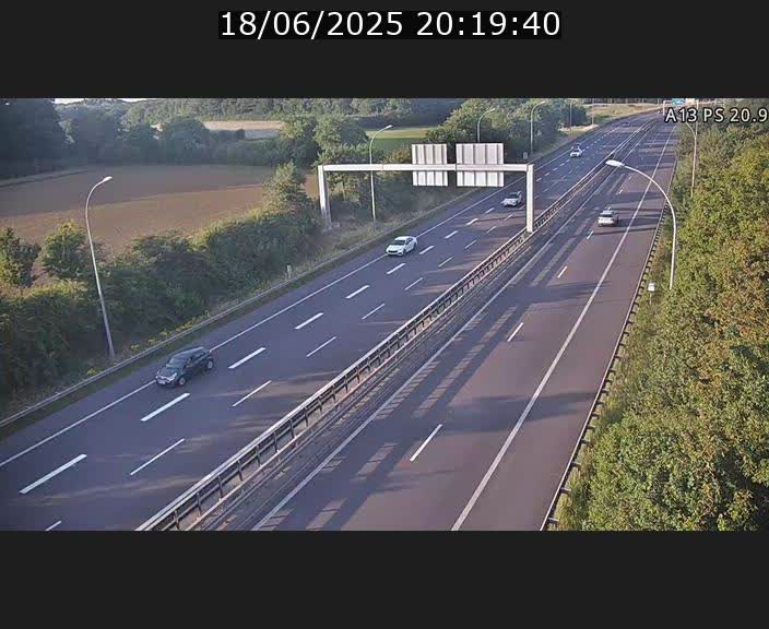 <h2>Traffic live webcam Luxembourg Croix de Bettembourg, rond-point d'Hellange - A13 direction Allemagne - BK 20.9</h2>
