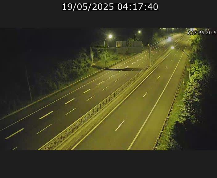 <h2>Traffic live webcam Luxembourg Croix de Bettembourg, rond-point d'Hellange - A13 direction Allemagne - BK 20.9</h2>
