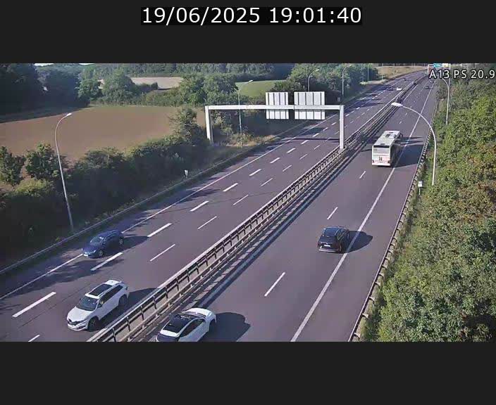 <h2>Traffic live webcam Luxembourg Croix de Bettembourg, rond-point d'Hellange - A13 direction Allemagne - BK 20.9</h2>