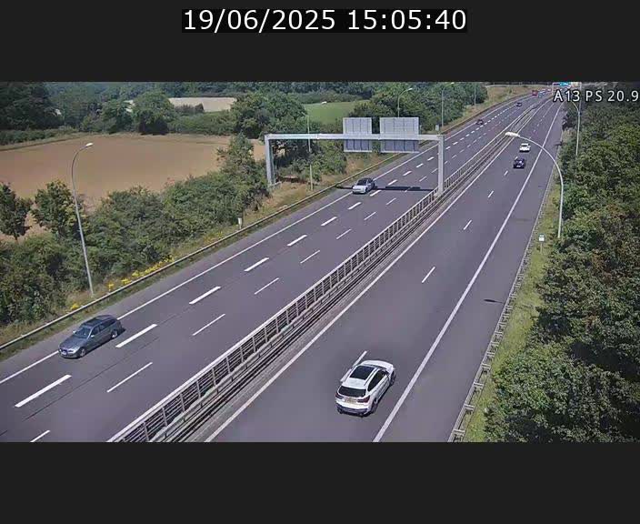 <h2>Traffic live webcam Luxembourg Croix de Bettembourg, rond-point d'Hellange - A13 direction Allemagne - BK 20.9</h2>
