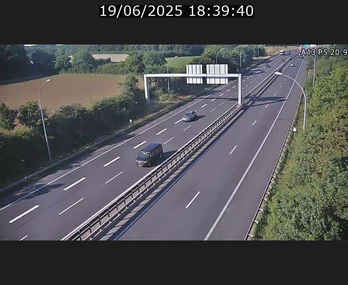 <h2>Traffic live webcam Luxembourg Croix de Bettembourg, rond-point d'Hellange - A13 direction Allemagne - BK 20.9</h2>