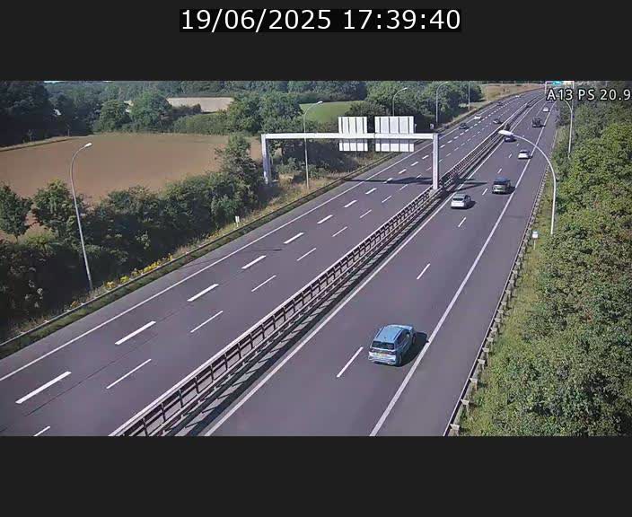 <h2>Traffic live webcam Luxembourg Croix de Bettembourg, rond-point d'Hellange - A13 direction Allemagne - BK 20.9</h2>