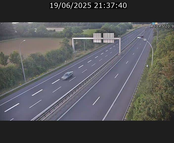 <h2>Traffic live webcam Luxembourg Croix de Bettembourg, rond-point d'Hellange - A13 direction Allemagne - BK 20.9</h2>