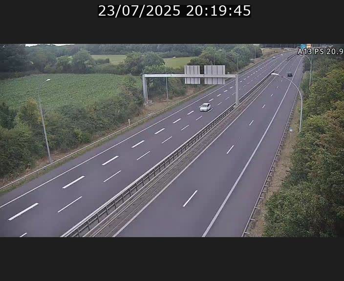 <h2>Traffic live webcam Luxembourg Croix de Bettembourg, rond-point d'Hellange - A13 direction Allemagne - BK 20.9</h2>