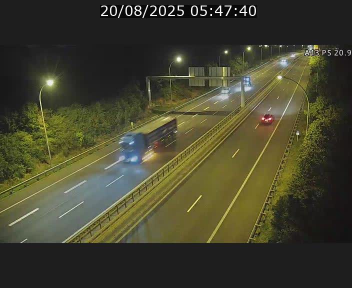 <h2>Traffic live webcam Luxembourg Croix de Bettembourg, rond-point d'Hellange - A13 direction Allemagne - BK 20.9</h2>
