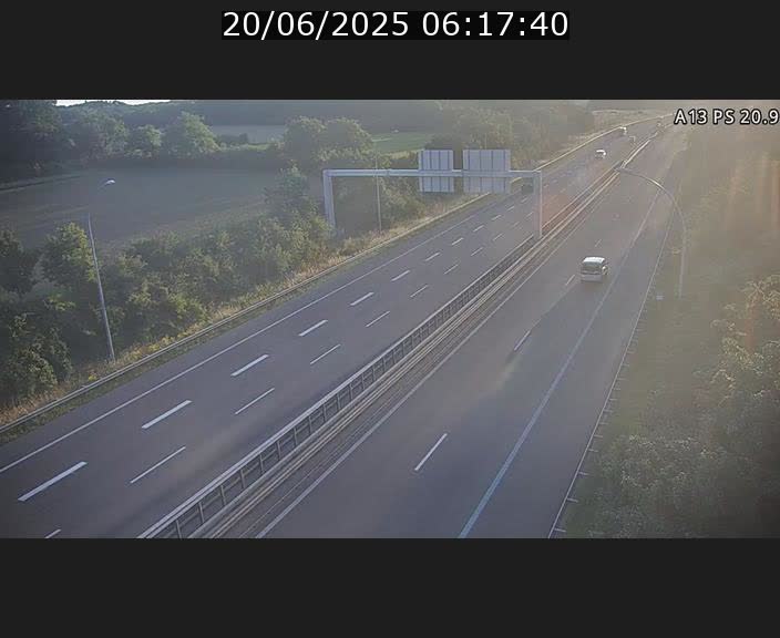 <h2>Traffic live webcam Luxembourg Croix de Bettembourg, rond-point d'Hellange - A13 direction Allemagne - BK 20.9</h2>