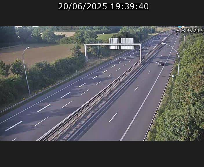 <h2>Traffic live webcam Luxembourg Croix de Bettembourg, rond-point d'Hellange - A13 direction Allemagne - BK 20.9</h2>