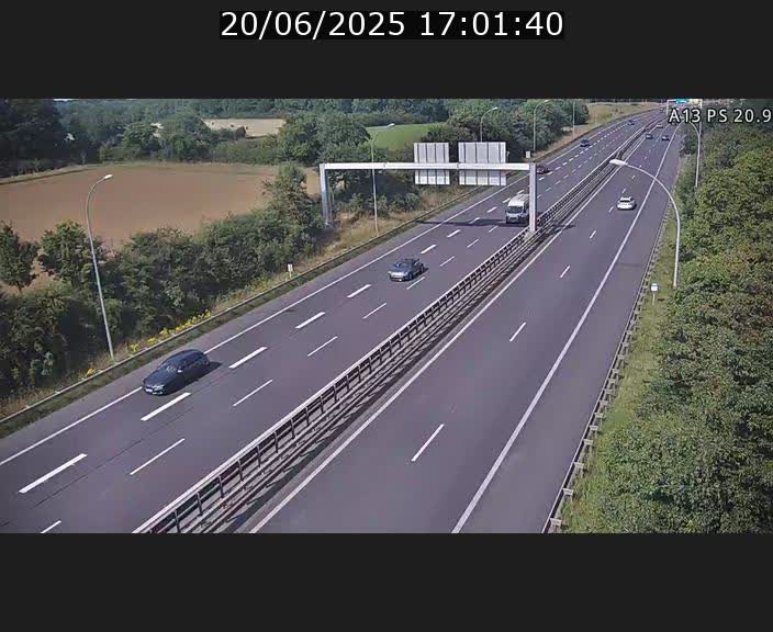 <h2>Traffic live webcam Luxembourg Croix de Bettembourg, rond-point d'Hellange - A13 direction Allemagne - BK 20.9</h2>