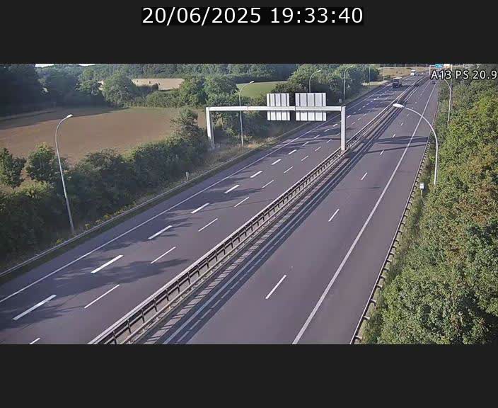 <h2>Traffic live webcam Luxembourg Croix de Bettembourg, rond-point d'Hellange - A13 direction Allemagne - BK 20.9</h2>