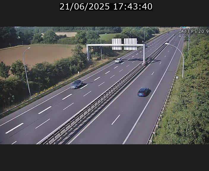 <h2>Traffic live webcam Luxembourg Croix de Bettembourg, rond-point d'Hellange - A13 direction Allemagne - BK 20.9</h2>