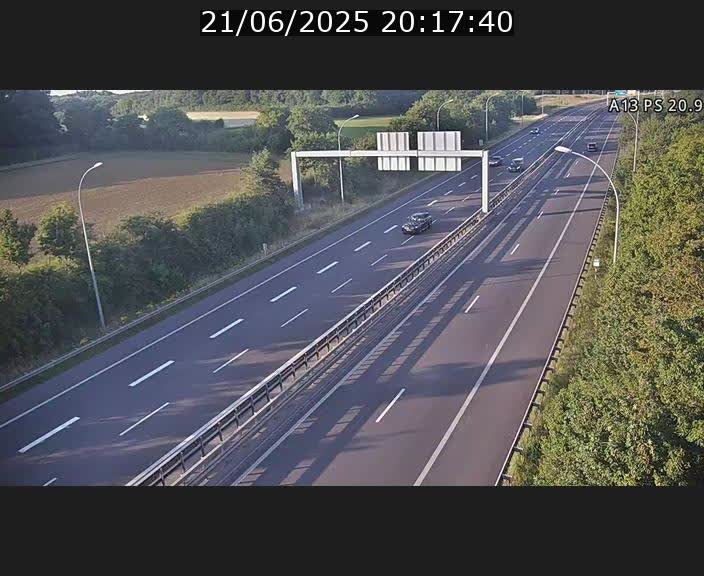<h2>Traffic live webcam Luxembourg Croix de Bettembourg, rond-point d'Hellange - A13 direction Allemagne - BK 20.9</h2>
