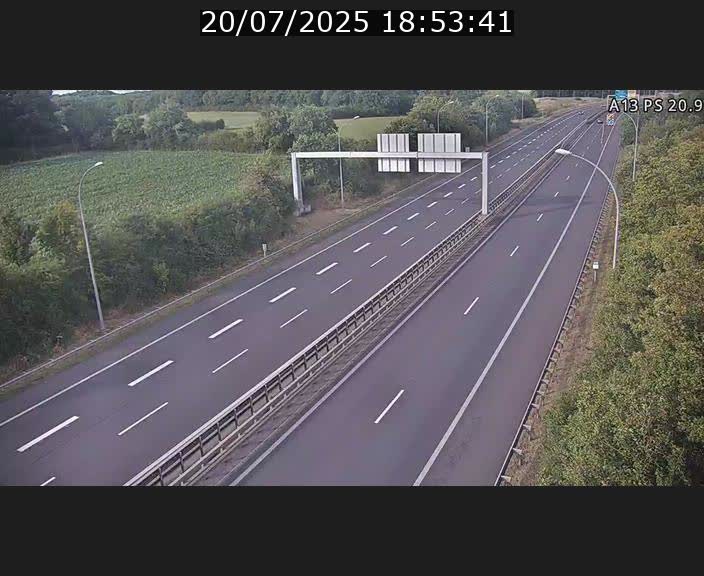 <h2>Traffic live webcam Luxembourg Croix de Bettembourg, rond-point d'Hellange - A13 direction Allemagne - BK 20.9</h2>