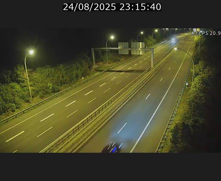 <h2>Traffic live webcam Luxembourg Croix de Bettembourg, rond-point d'Hellange - A13 direction Allemagne - BK 20.9</h2>