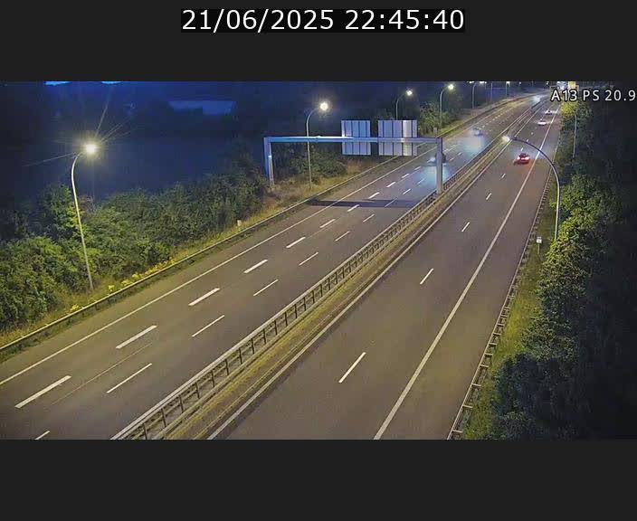 <h2>Traffic live webcam Luxembourg Croix de Bettembourg, rond-point d'Hellange - A13 direction Allemagne - BK 20.9</h2>