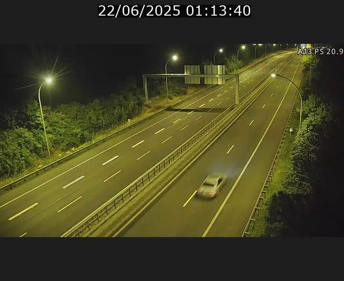 <h2>Traffic live webcam Luxembourg Croix de Bettembourg, rond-point d'Hellange - A13 direction Allemagne - BK 20.9</h2>