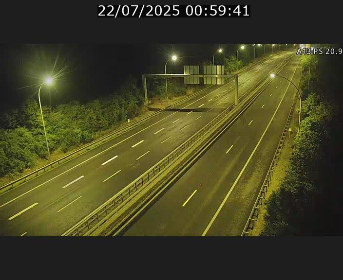 <h2>Traffic live webcam Luxembourg Croix de Bettembourg, rond-point d'Hellange - A13 direction Allemagne - BK 20.9</h2>